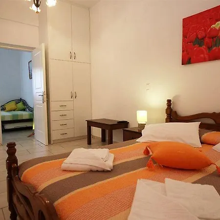 Bed & Breakfast & Archontou 3*