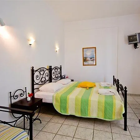 & Archontou Bed & Breakfast 3*